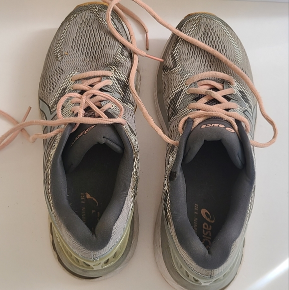 Asics Gel-Nimbus 20 Gray/Peach Running Shoes - Picture 4 of 11